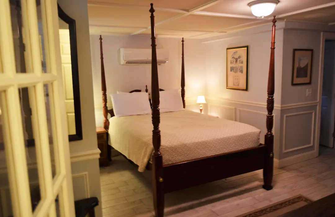Bellevue Manor-1